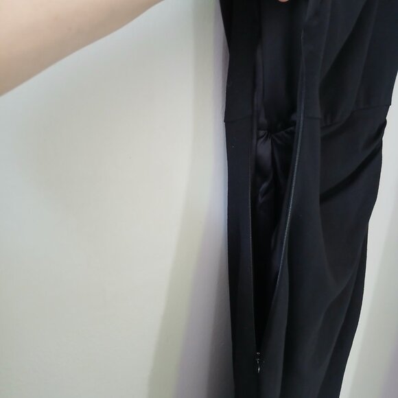 Diane Von Furstenberg Women's Sleeveless Black Dress with Ruching Size 6 V-Back - Picture 10 of 15